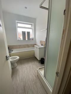 1 bedroom in a house share to rent, Forbes Road, Stockport