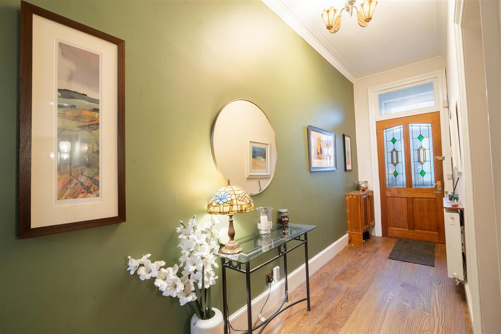 Hallway-3.jpg