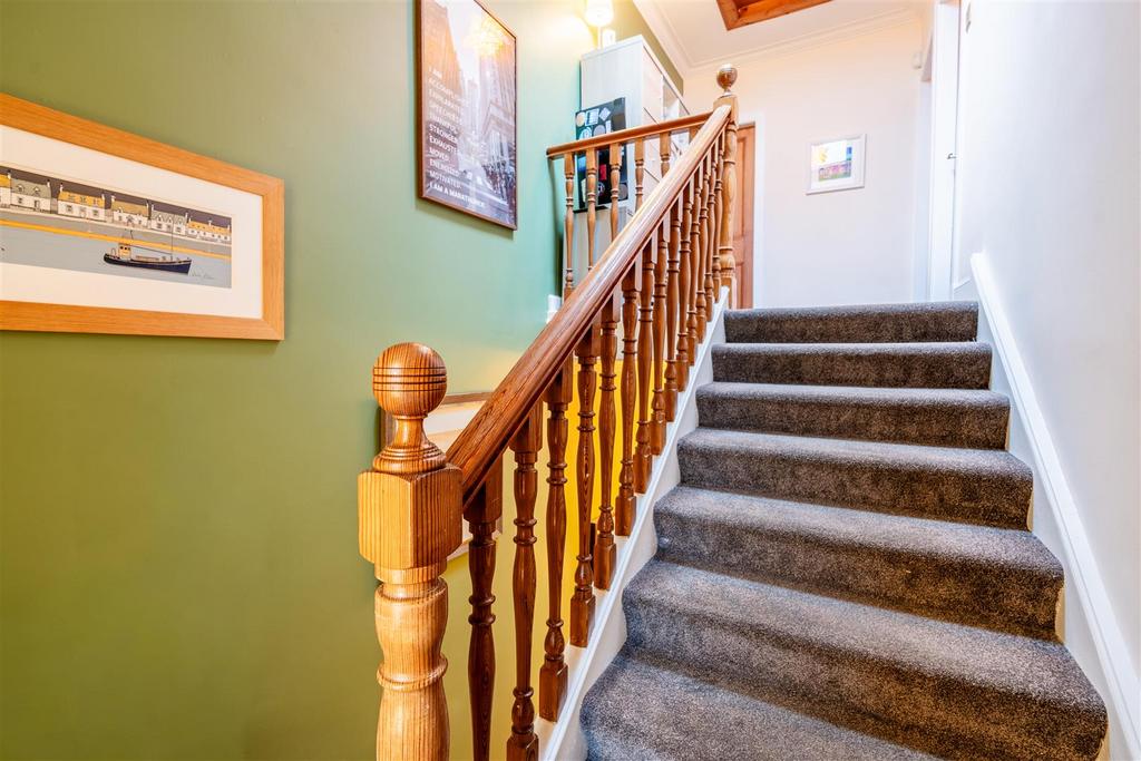 Hallway-2.jpg
