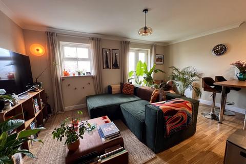 2 bedroom apartment for sale, Swinnow Close, Leeds, LS13 4NF