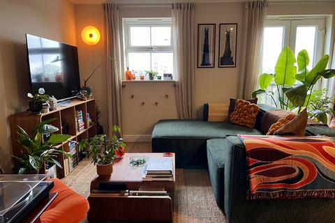 2 bedroom apartment for sale, Swinnow Close, Leeds, LS13 4NF