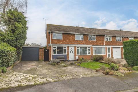 3 bedroom end of terrace house for sale, Knights Close, Windsor