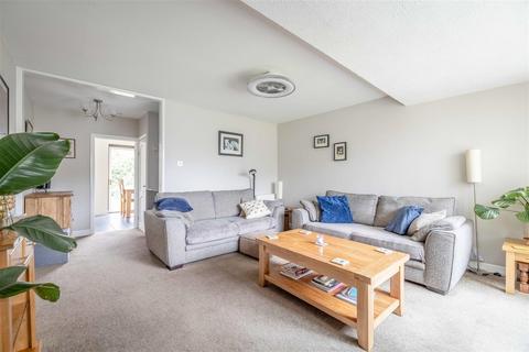 3 bedroom end of terrace house for sale, Knights Close, Windsor