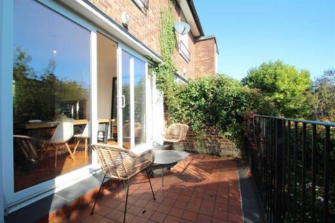 4 bedroom terraced house to rent, North Road, London N6