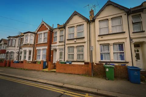 3 bedroom terraced house for sale, Masons Avenue, Harrow