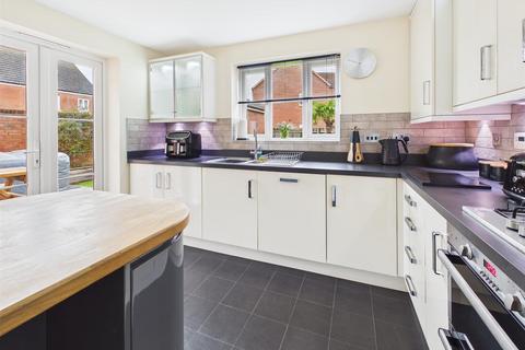 4 bedroom detached house for sale, Sealand Way Kingsway, Quedgeley, Gloucester