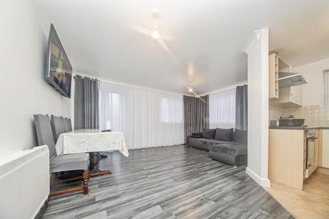 2 bedroom flat for sale, Demoiselle Crescent, Ipswich