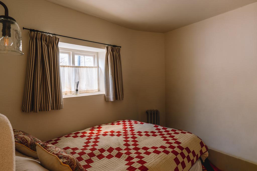 245112 - 18 Newtown Bradford On Avon High Res-11.jpg