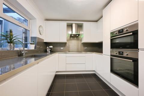 3 bedroom end of terrace house for sale, Fairley Way, Cheshunt, Waltham Cross