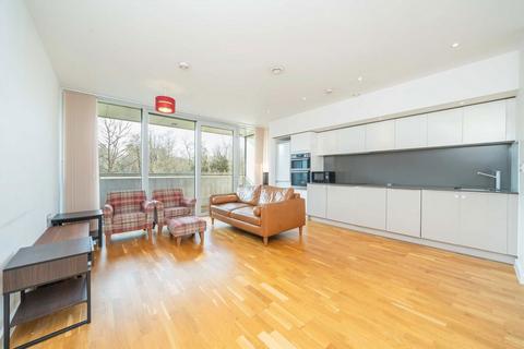 2 bedroom flat to rent, Colonial Drive, London W4