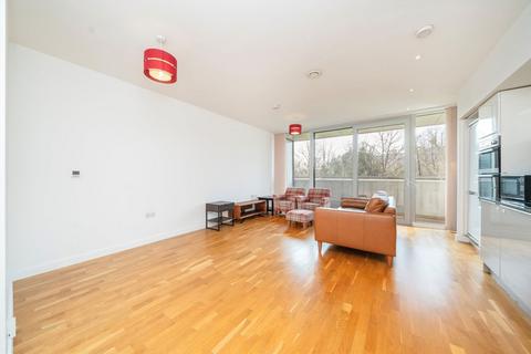 2 bedroom flat to rent, Colonial Drive, London W4