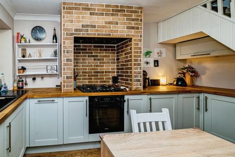 2 bedroom terraced house for sale, Bellingdon Road, Chesham