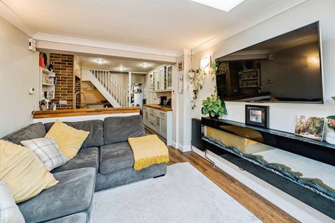 2 bedroom terraced house for sale, Bellingdon Road, Chesham