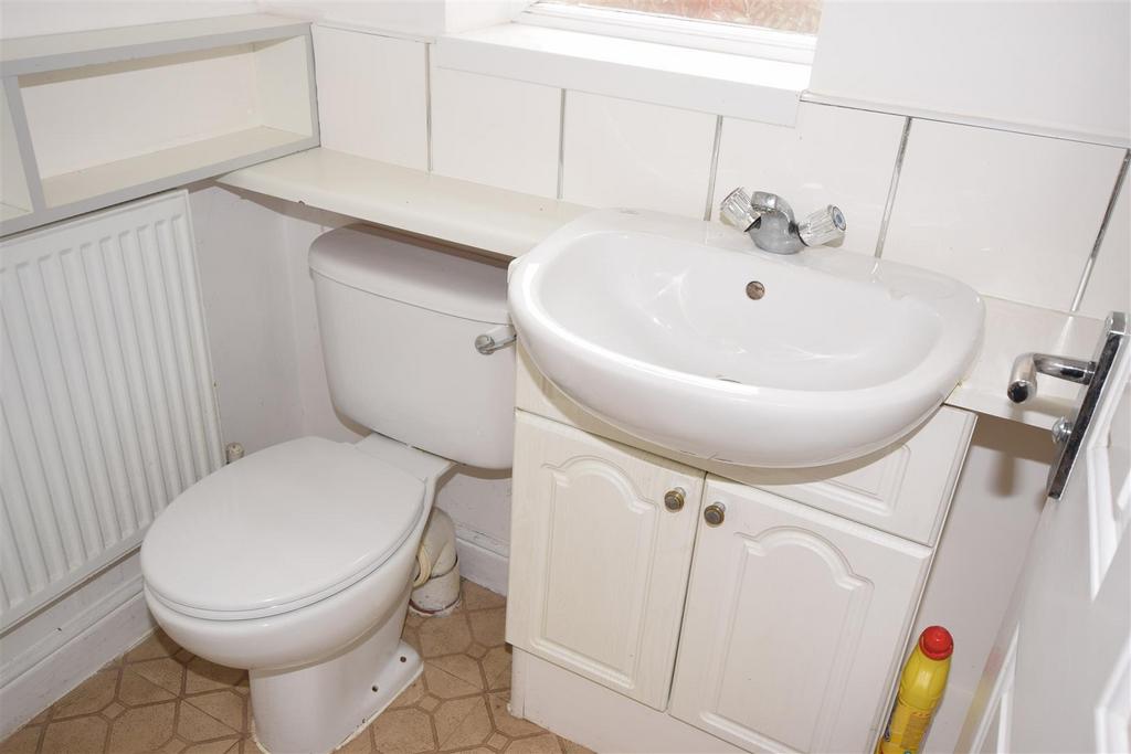 Ground floor wc/cloakroom