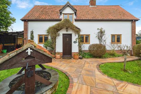 3 bedroom cottage for sale, Water Lane, Rickinghall, Diss