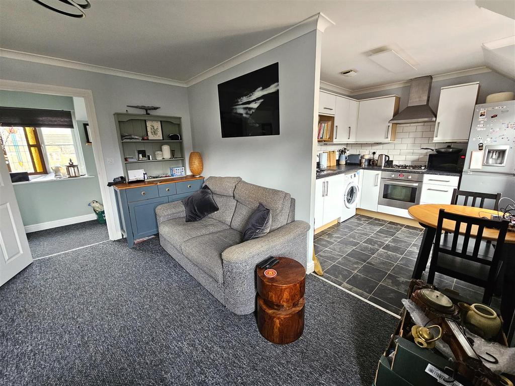 Lounge Kitchen.jpg