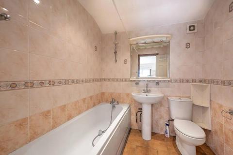 1 bedroom apartment to rent, Horn Lane, LONDON