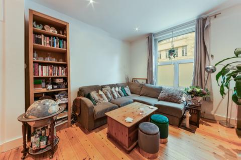 2 bedroom flat for sale, Axminster Road, London