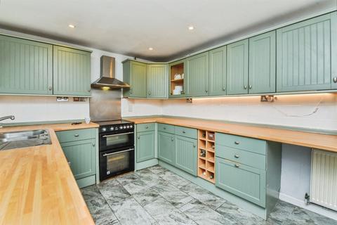 4 bedroom end of terrace house for sale, Elm Leigh, FROME