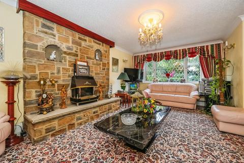 4 bedroom detached house for sale, Yew Tree Drive, CHESTERFIELD