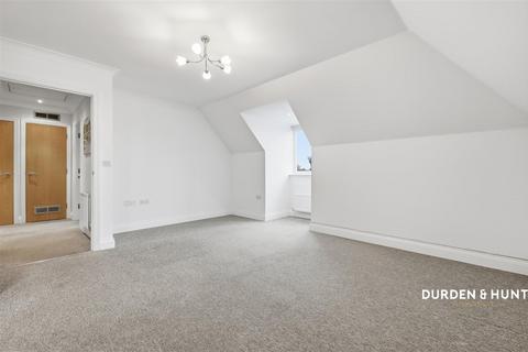1 bedroom apartment for sale, Butts Green Road, Hornchurch, RM11