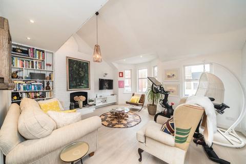 2 bedroom flat for sale, Putney Bridge Road, London SW15