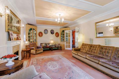 5 bedroom detached house for sale, Drakes Drive, Northwood HA6