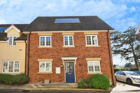 2 bedroom end of terrace house for sale, Dame Mary Walk, Halstead