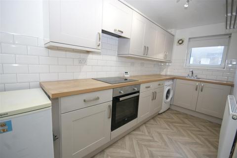 1 bedroom flat to rent, Whinney Hill Park, Brighouse