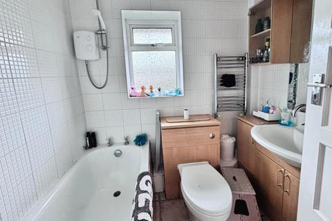 2 bedroom maisonette for sale, Birchett Road, Farnborough GU14