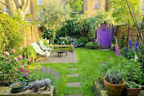 Cathnor Road, London, W12