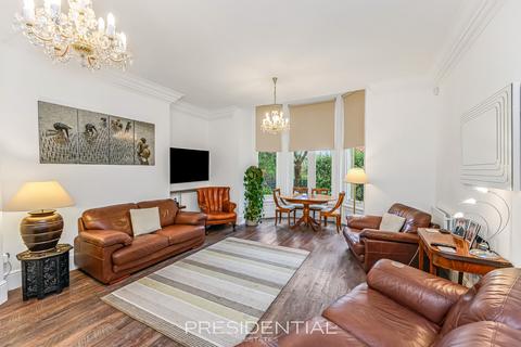 3 bedroom apartment for sale, Regents Drive, Woodford Green IG8
