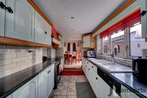 4 bedroom detached house for sale, Evesham Road, Astwood Bank, B96