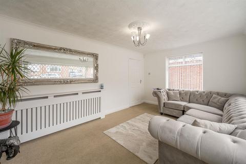 3 bedroom semi-detached house for sale, Hamilton Drive, Stourbridge, DY8 5EX