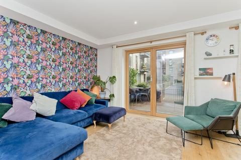 3 bedroom duplex for sale, 6 Hughes Close, Canonmills, Edinburgh, EH7 4FU