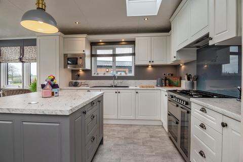 3 bedroom park home for sale, Malvern View Country Park, Stanford Bishop, Worcester