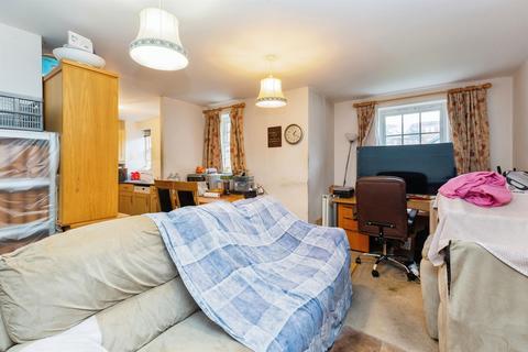 2 bedroom apartment for sale, Florey Gardens, Aylesbury