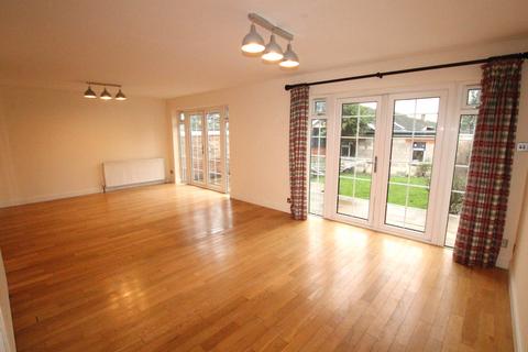 4 bedroom link detached house for sale, Foxleys, Watford WD19