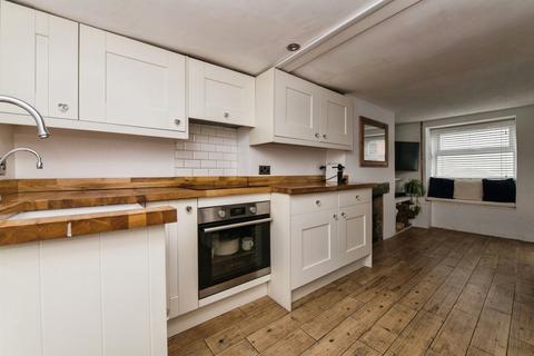 2 bedroom terraced house for sale, Tiverton Road, Cullompton