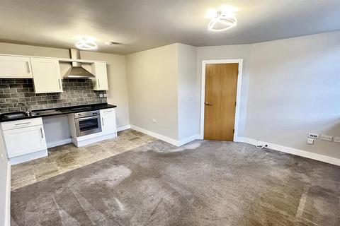 1 bedroom flat to rent, The Park, Kirkburton, Huddersfield