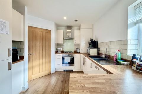 3 bedroom semi-detached house for sale, Chartist Close, Bradford BD13