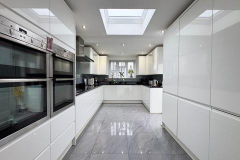 5 bedroom semi-detached house for sale, Fairmead Crescent, Edgware, HA8