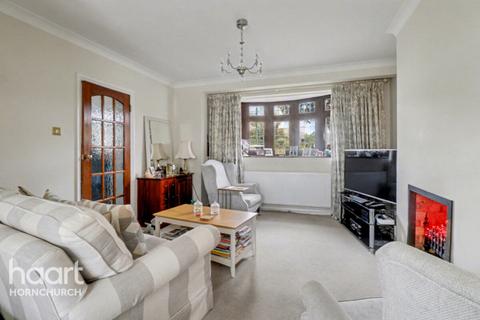3 bedroom semi-detached house for sale, Peterborough Avenue, Upminster
