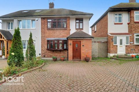 undefined, Peterborough Avenue, Upminster
