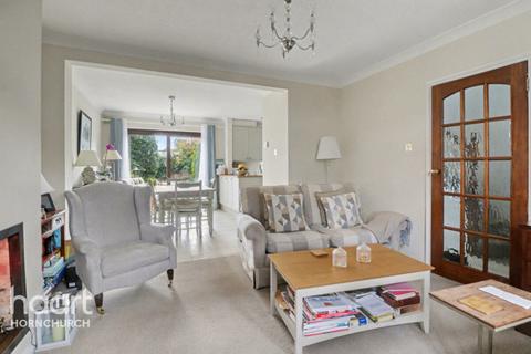undefined, Peterborough Avenue, Upminster