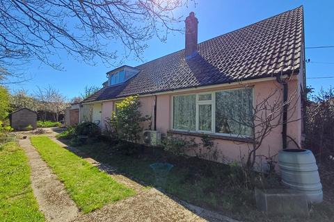 7 bedroom detached bungalow for sale, Coach Road, Alresford, Colchester