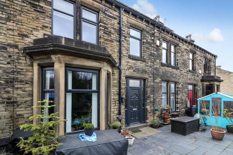 4 bedroom semi-detached house for sale, Whitcliffe Road, Cleckheaton, West Yorkshire, BD19