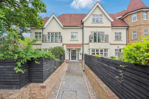 3 bedroom apartment for sale, Flat  Pinnacle Apartments, Northwood HA6