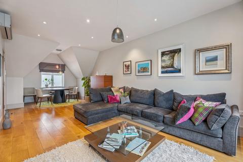 3 bedroom apartment for sale, Flat  Pinnacle Apartments, Northwood HA6