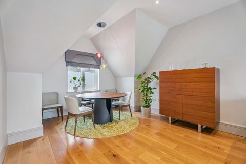 3 bedroom apartment for sale, Flat  Pinnacle Apartments, Northwood HA6